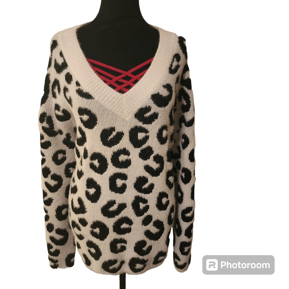 HEIMISH WHITE AND BLACK LEOPARD SWEATER